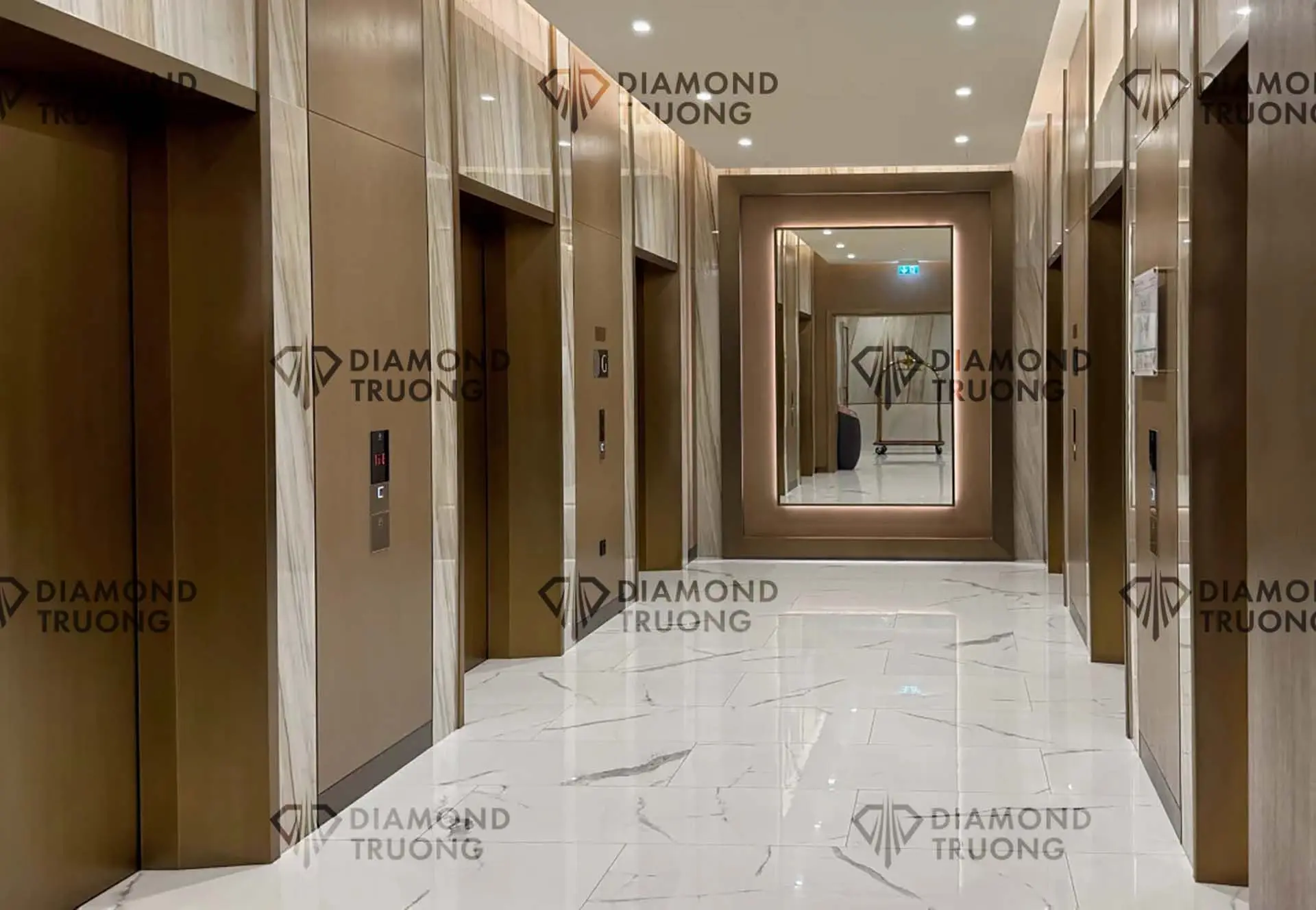 Waves Grande Interior